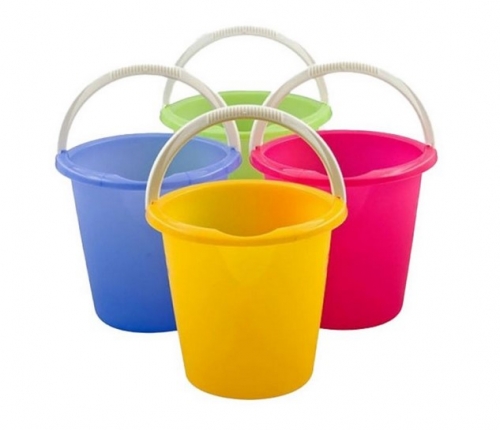 Plastový kbelík 10 l Curver - s uchem a výlevkou, mix barev